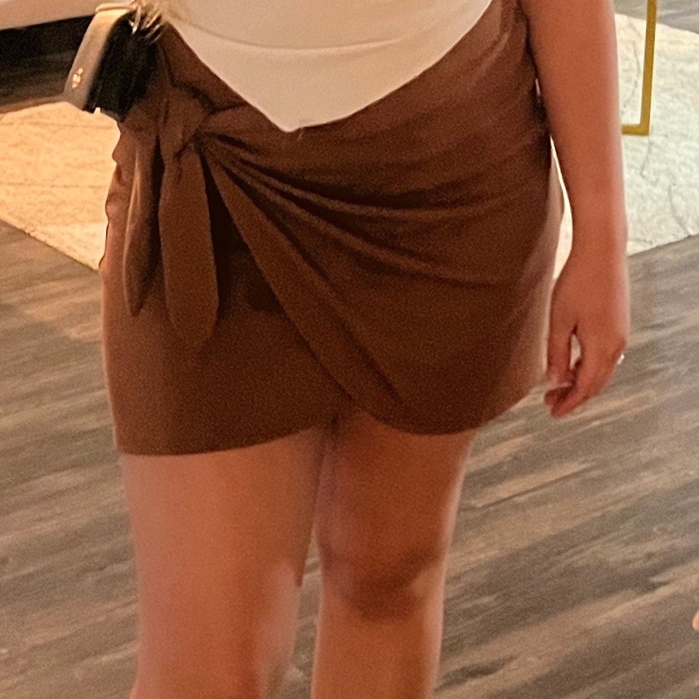 Aritzia front tie skirt